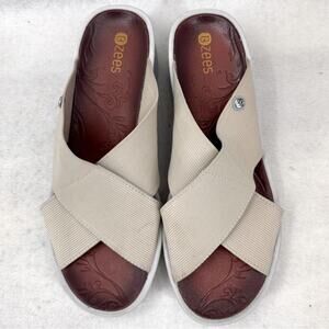 EUC Women’s Bzees Desire Arch Support Wedges Slides Sandals Tan Stretch size 9